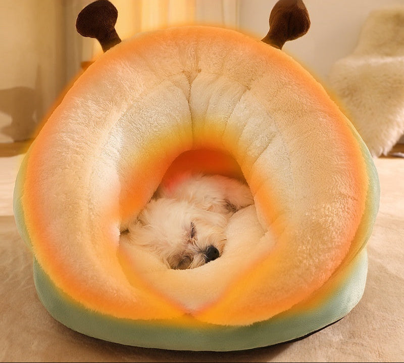 Kuschelige Winter-Slippers als Nest für Hund und Katze